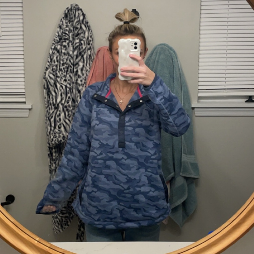 Vineyard Vine Pullover - image 1